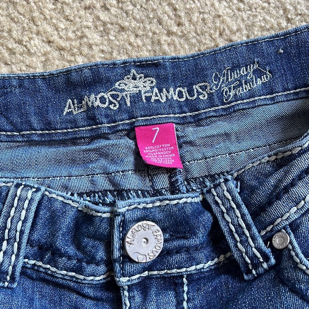 Almost Famous Jean Shorts - Picture 4 of 4